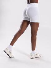Pump High Rise Short - White