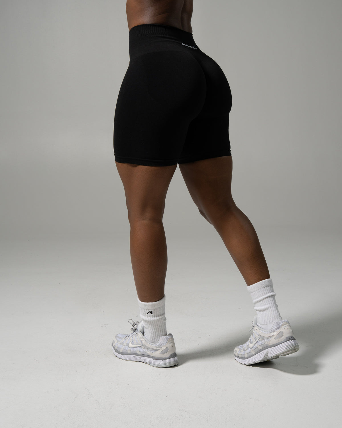 Pump Mid Rise Biker Short - Black