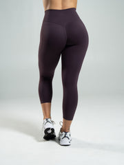 Aura Ultra-High Rise Capri - Black Garnet