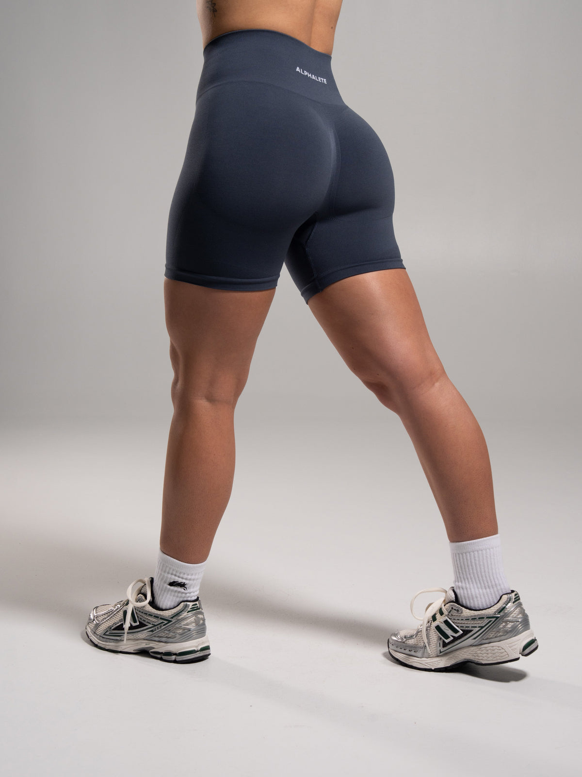 Pump High Rise Short - Dusty Navy